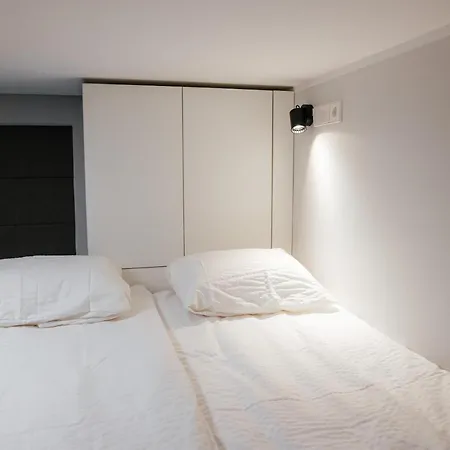 Quiet Loft Studio Apartment With Ac Top Location New Riga Esterno foto