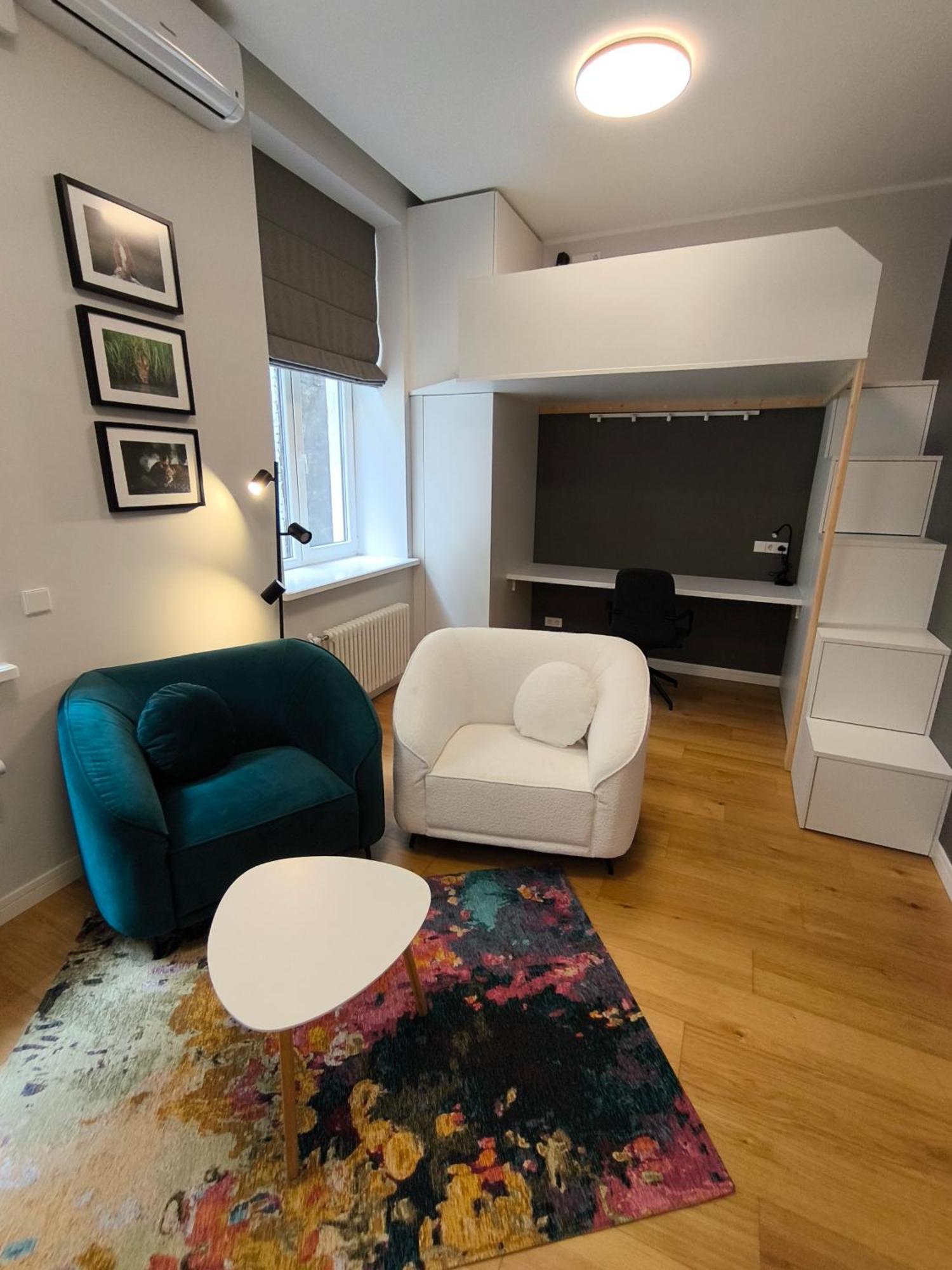 Quiet Loft With Ac Location New Dzīvoklis
